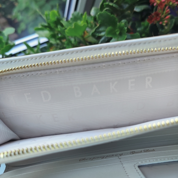 Genuine Ted Baker Tan Exotic Cow Hide Leather Popper Matinee Cardholder/Purse - Picture 12 of 13